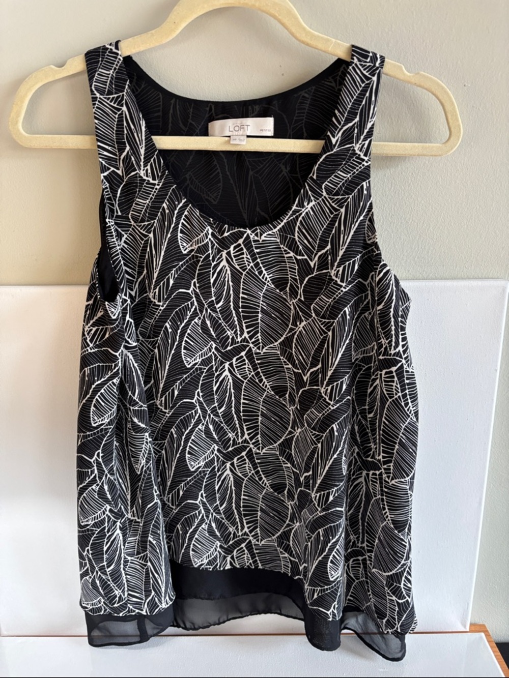 LOFT Black and White Leaf-Print Sleeveless Blouse